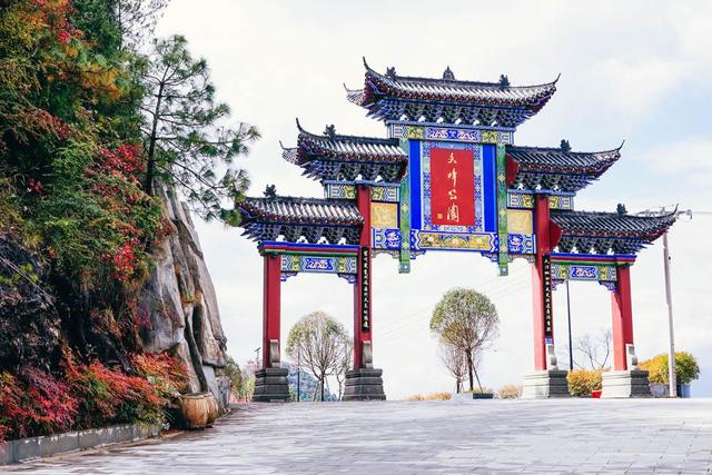 巫山究竟是一个什么样的地方，为什么重庆人都觉得他太遥远