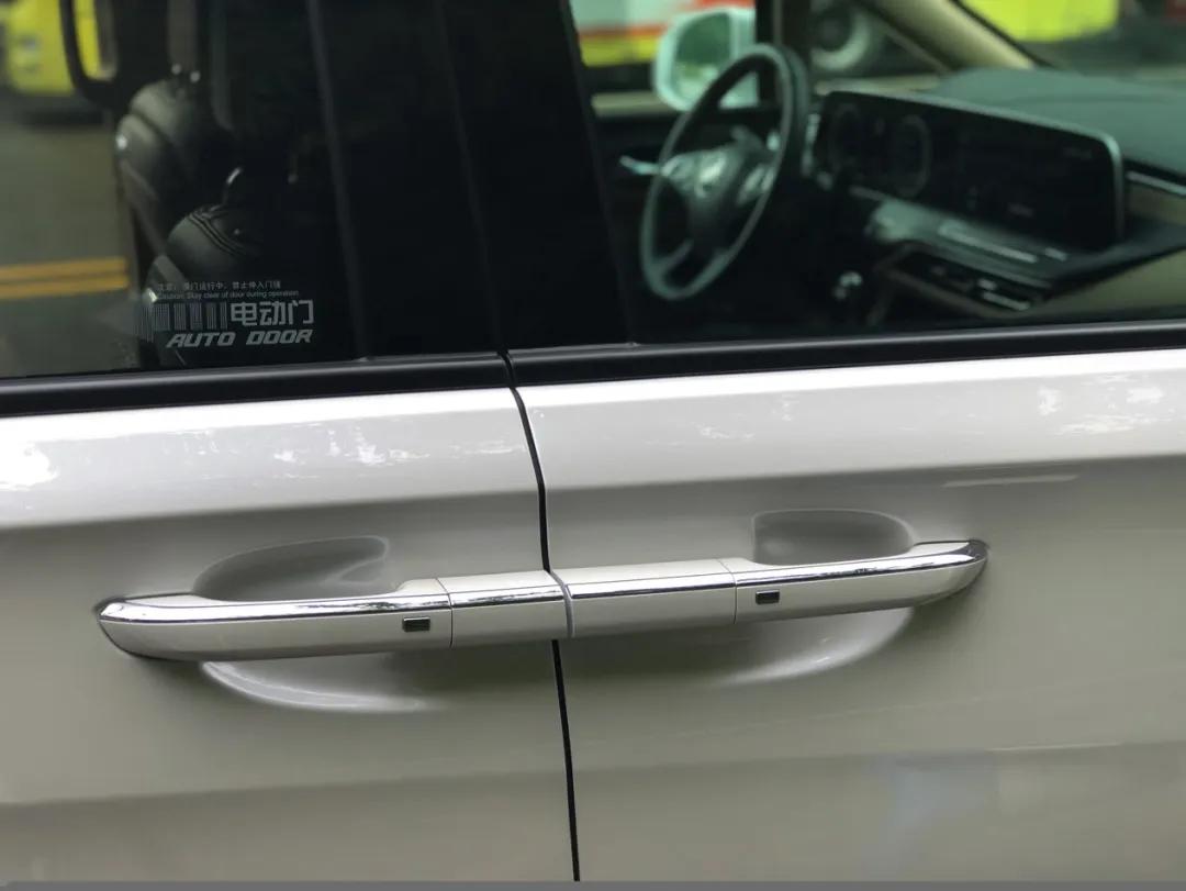 新款gl8es陆尊顶配,别克gl8es陆尊653t豪华版