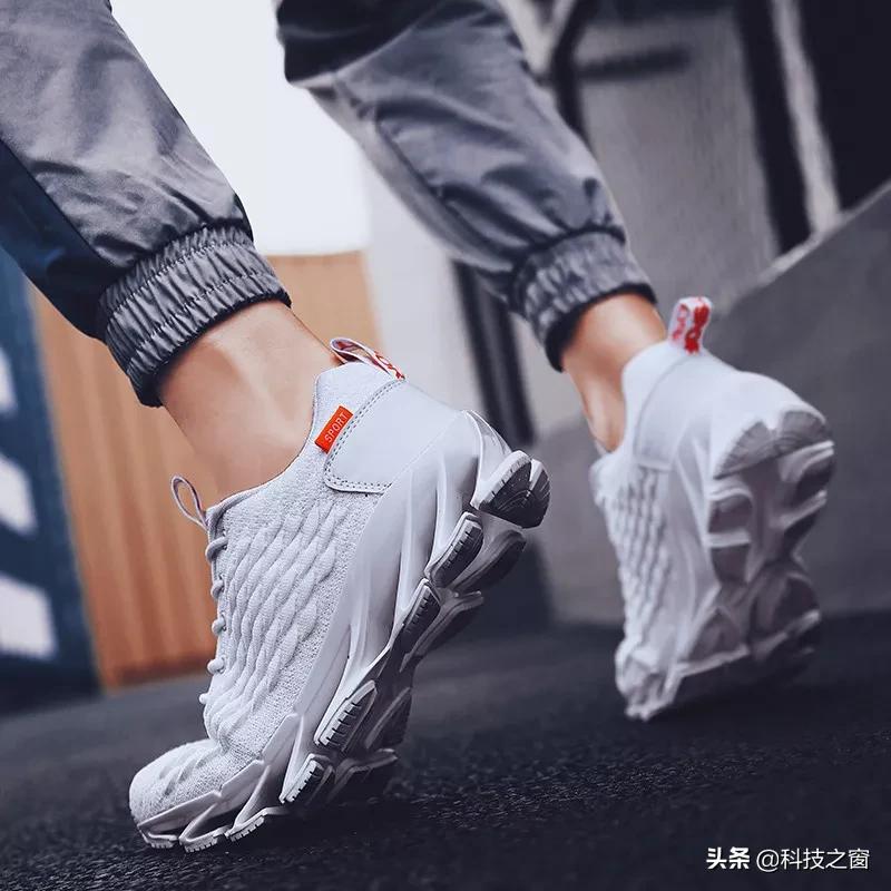 才百元白菜价！阿迪达斯同款科技刀锋鞋，鞋底藏了28片“弹簧”