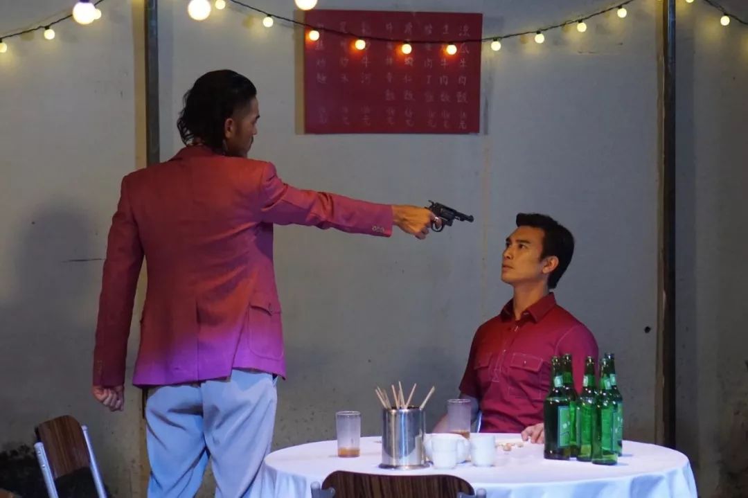 前香港先生曾当兵从军无悔离巢：不想四五十岁都还当主播做访问