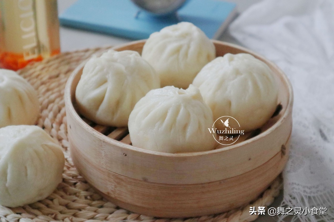 有纯纯的奶香和蛋香的奶黄包,奶黄包真的超好吃