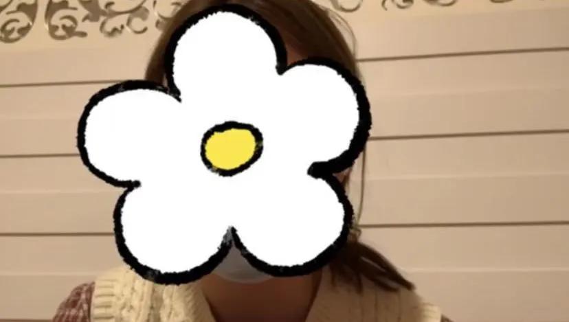 又有多名学生站出来,举报绵阳东辰一副校长:摸胸,摸屁股,踢肚子,扇耳光