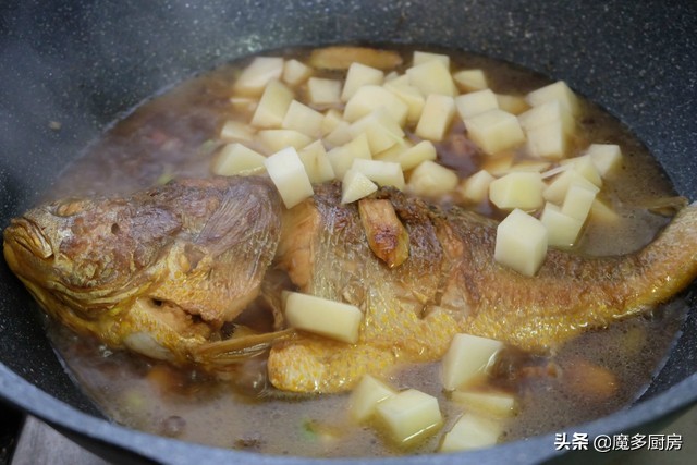 大黄鱼怎样做好吃简单,大黄鱼怎么做才好吃又简单