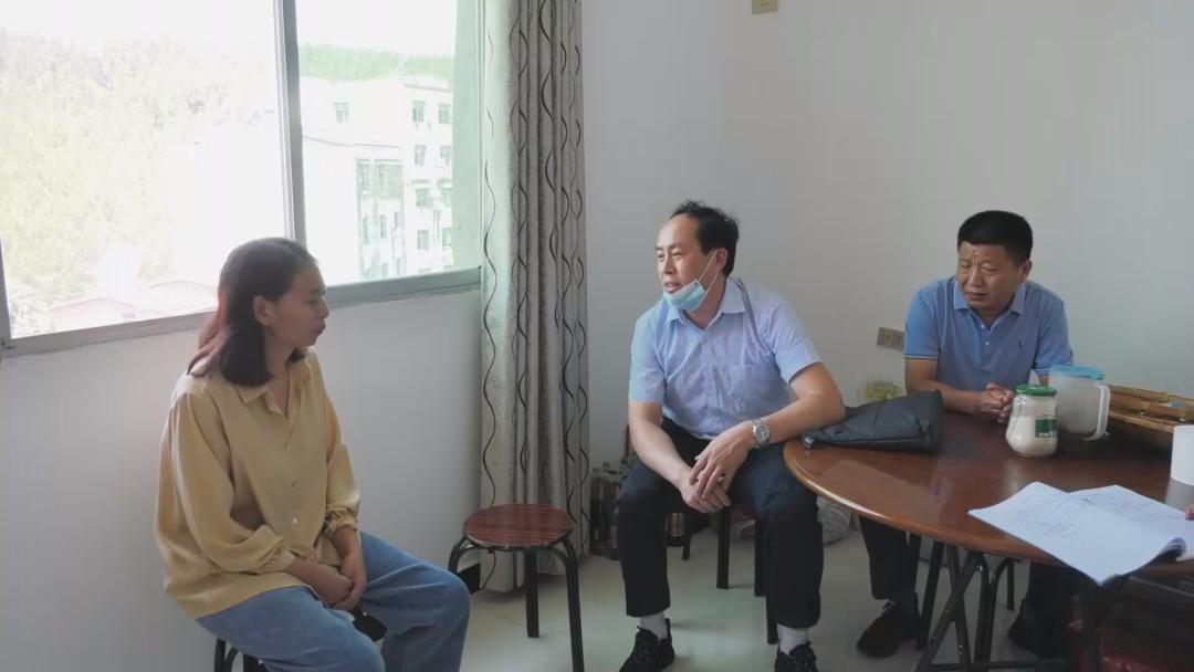 「十堰」*访信**超市：让群众有地“说事”