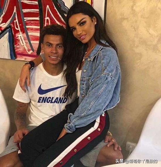 c罗和内马尔谁颜值最高,c罗和内马尔谁的女朋友最漂亮