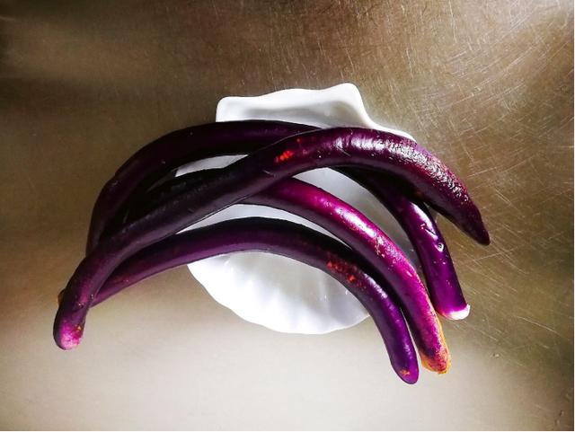 茄子里发黑怎么补救,茄子为啥煮了发黑