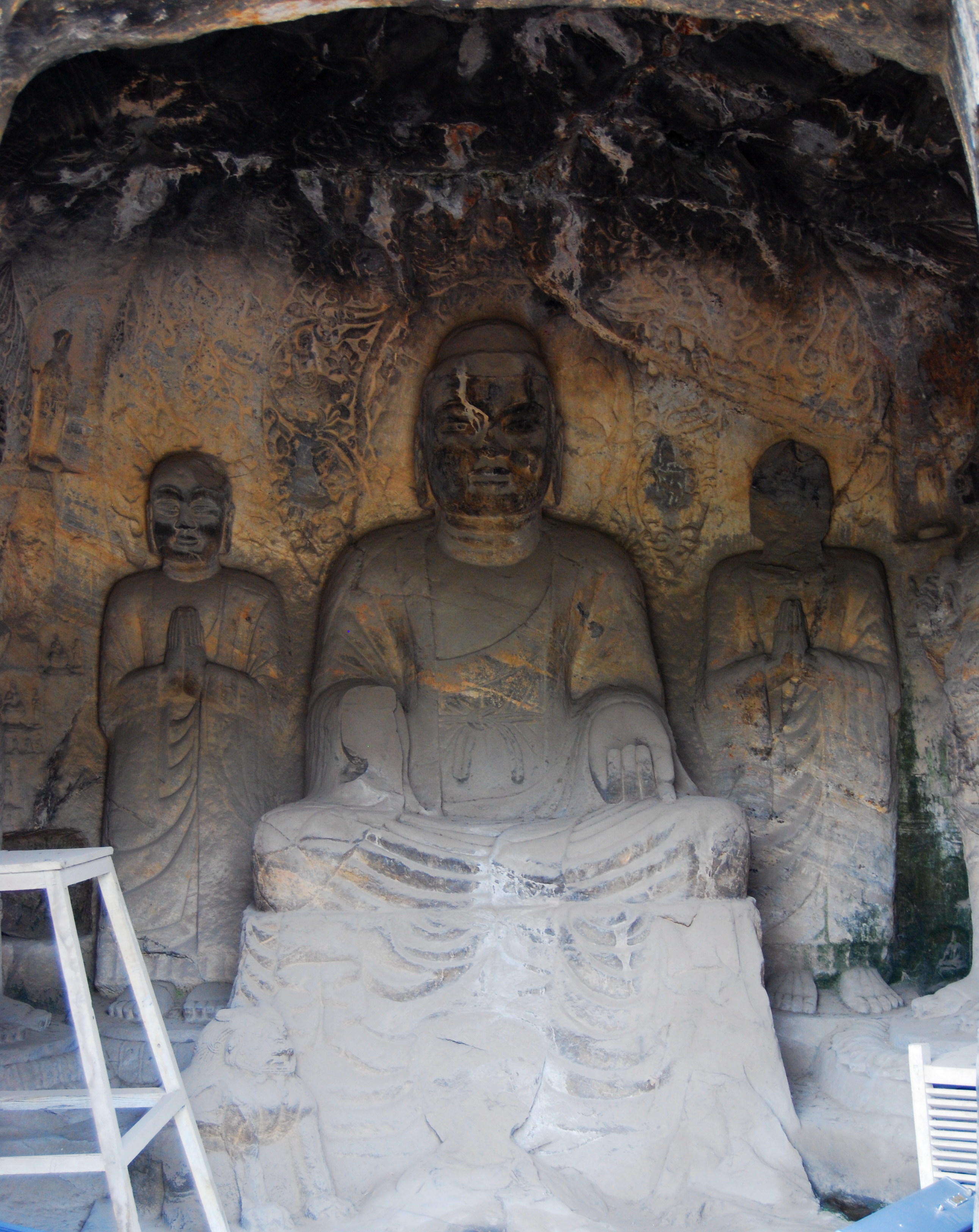 龙门石窟的卢舍那大佛的资料,龙门石窟卢舍那大佛的实际名字