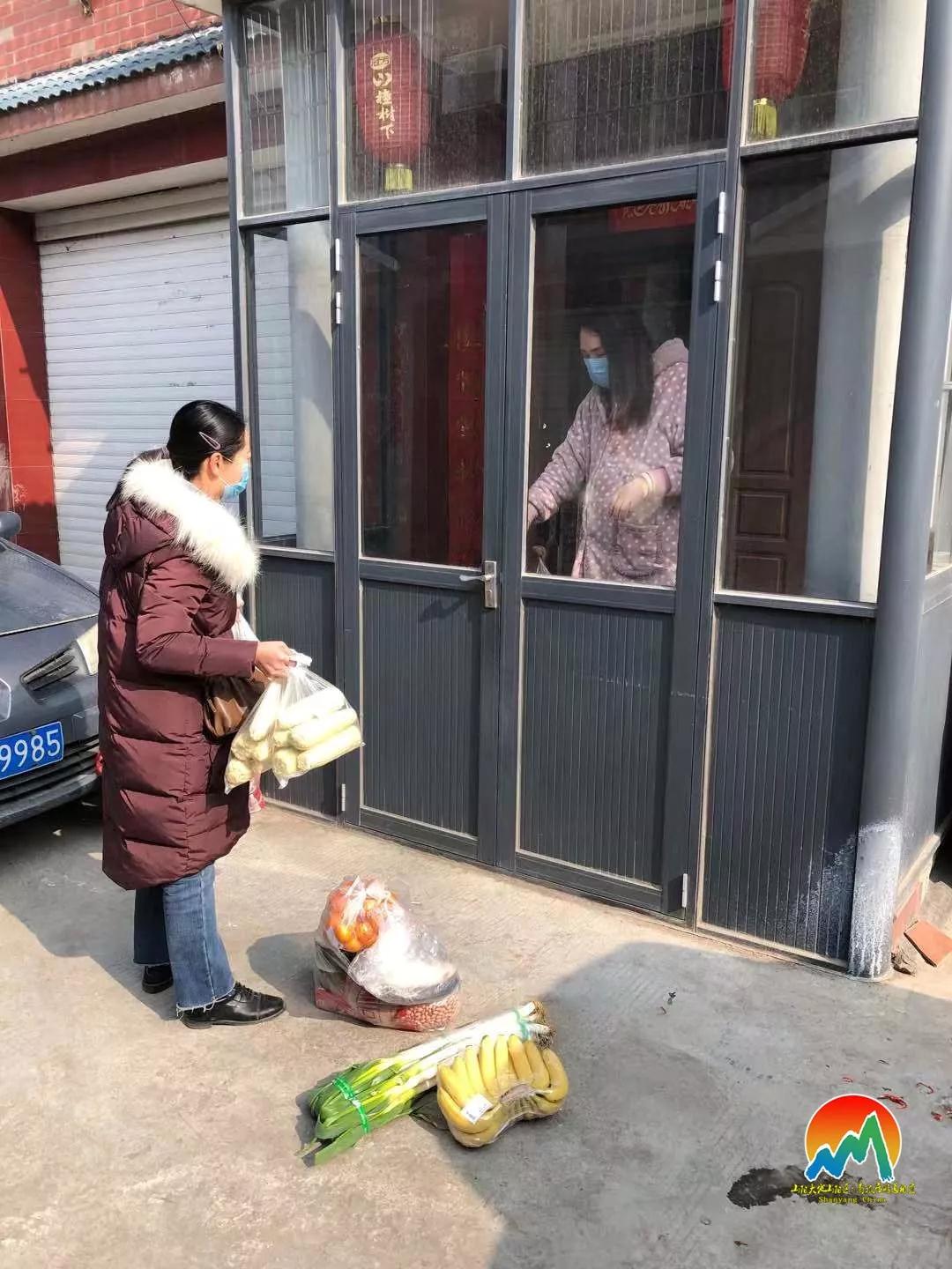 基层党员用行动温暖群众,党员跑腿温暖民心