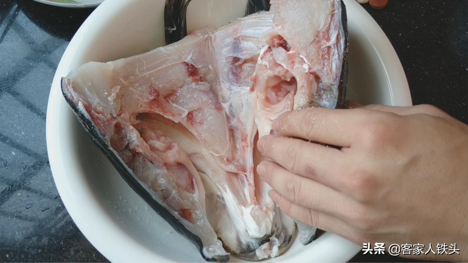 油豆腐加1个鱼头,油豆腐鱼头的正宗做法