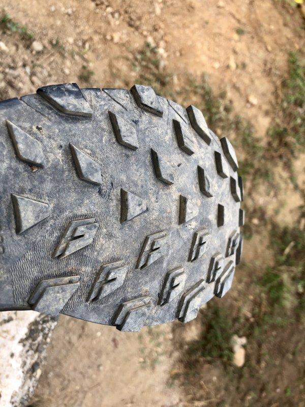 强人3513与萨洛蒙登山鞋主要区别,登山鞋好还是萨洛蒙好