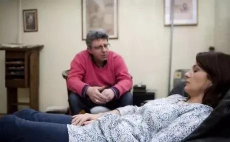 学心理学治疗精神疾病,用心理学治愈精神病