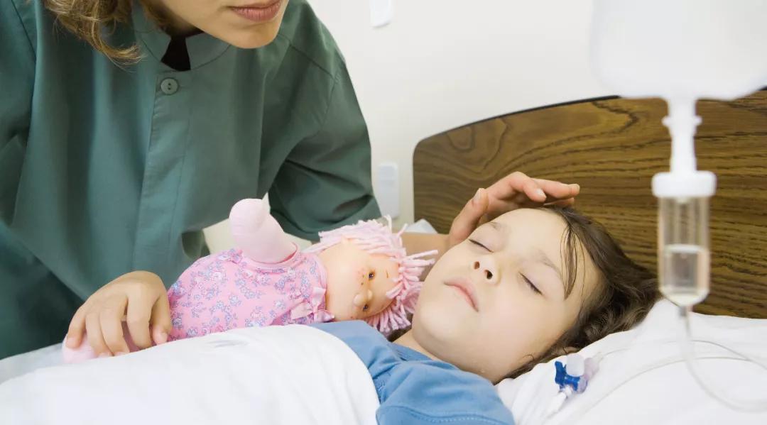 高热惊厥跟热性惊厥一样吗,发热过高惊厥抽搐怎么处理