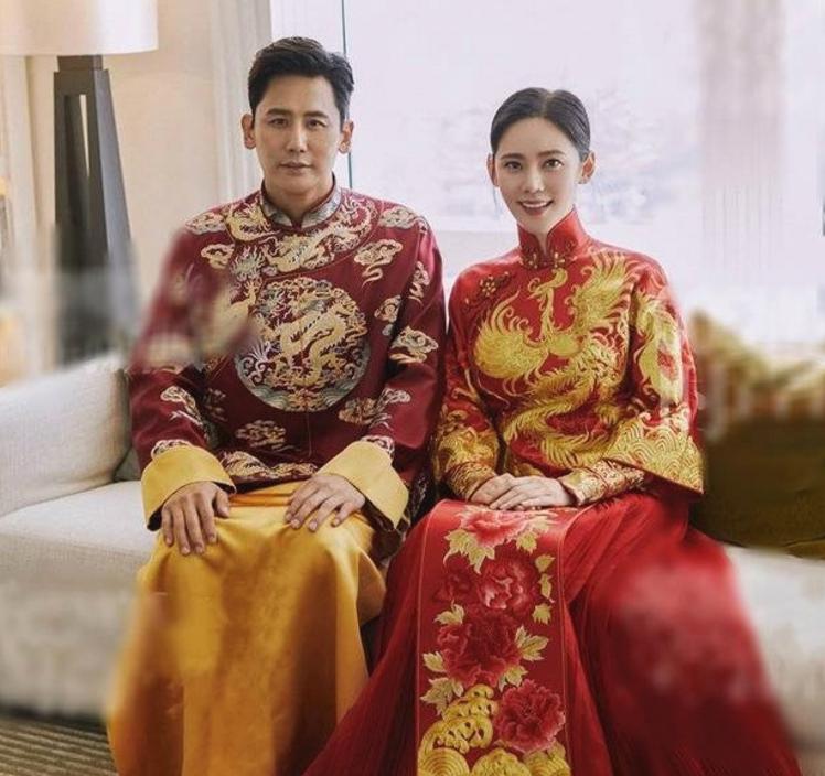 秋瓷炫和于晓光唐装,秋瓷炫于晓光儿子周岁宴婚礼