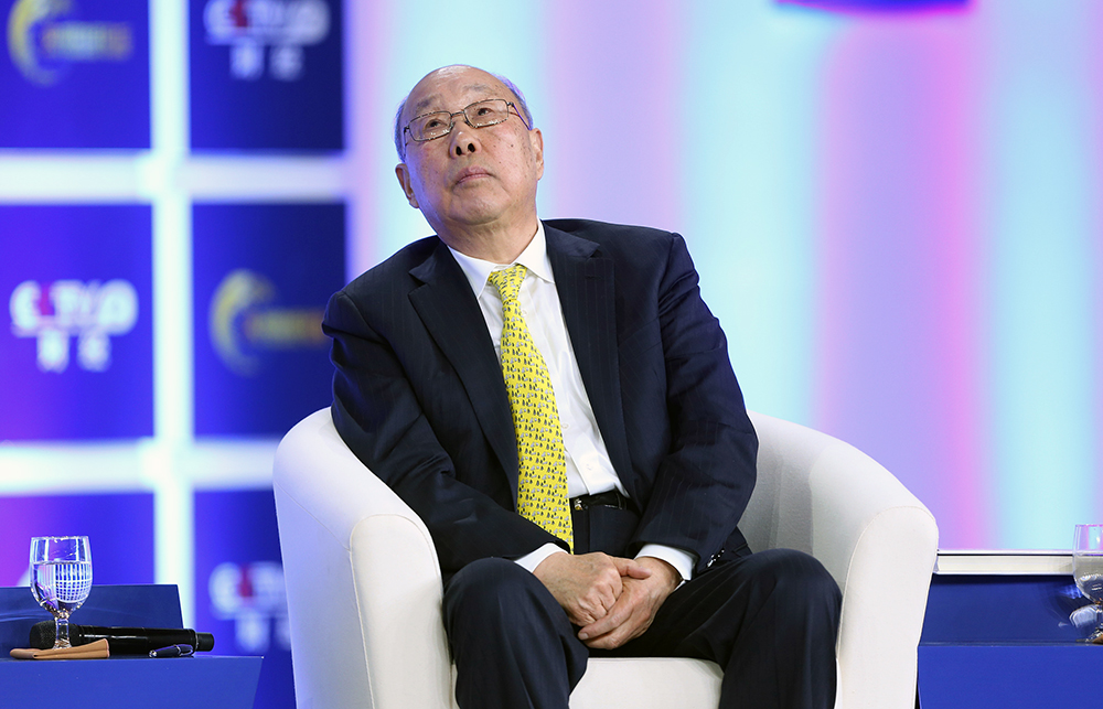 万隆与万洪建还有联系吗,万洪建和万隆是中国人么