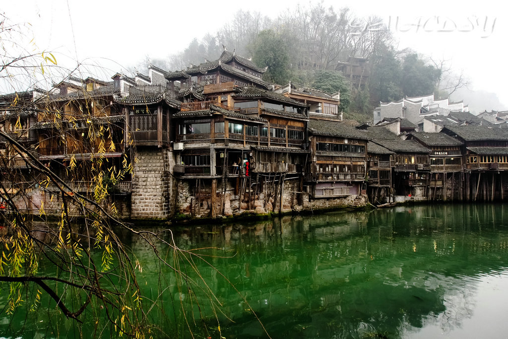 西安到凤凰古城旅游攻略,长沙张家界凤凰古城旅游攻略