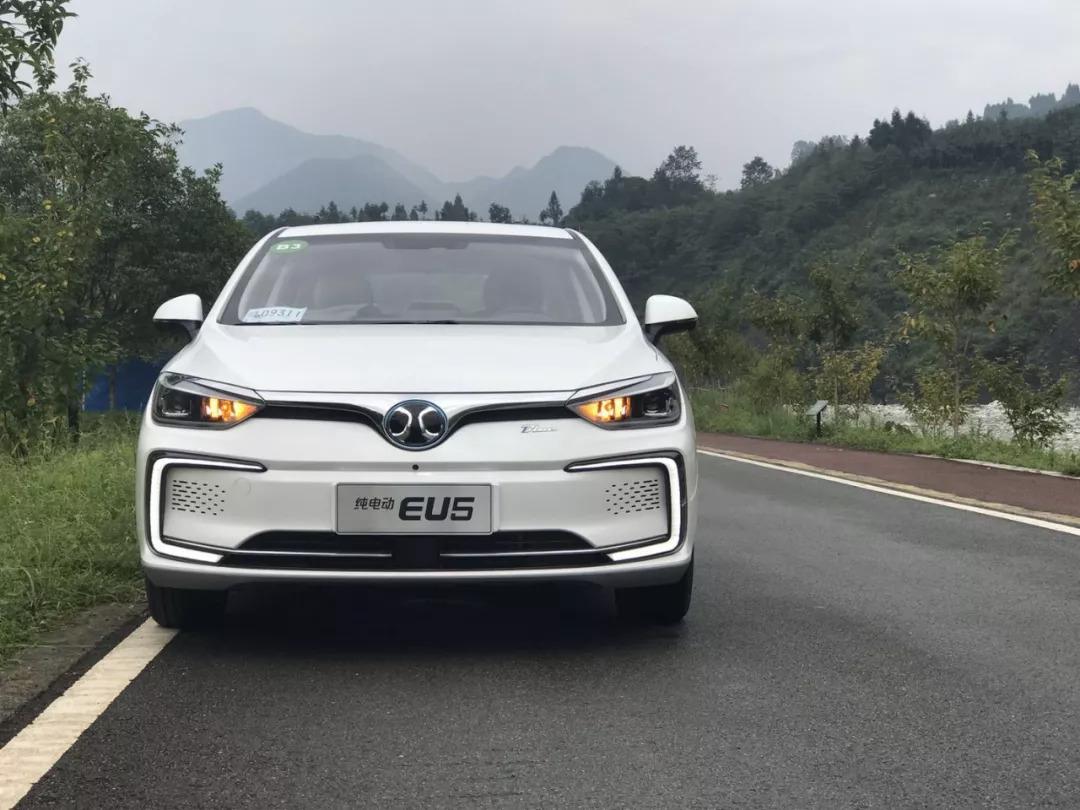 九号电动车e200p长途旅行,推荐一款跑长途的电动车锂电池