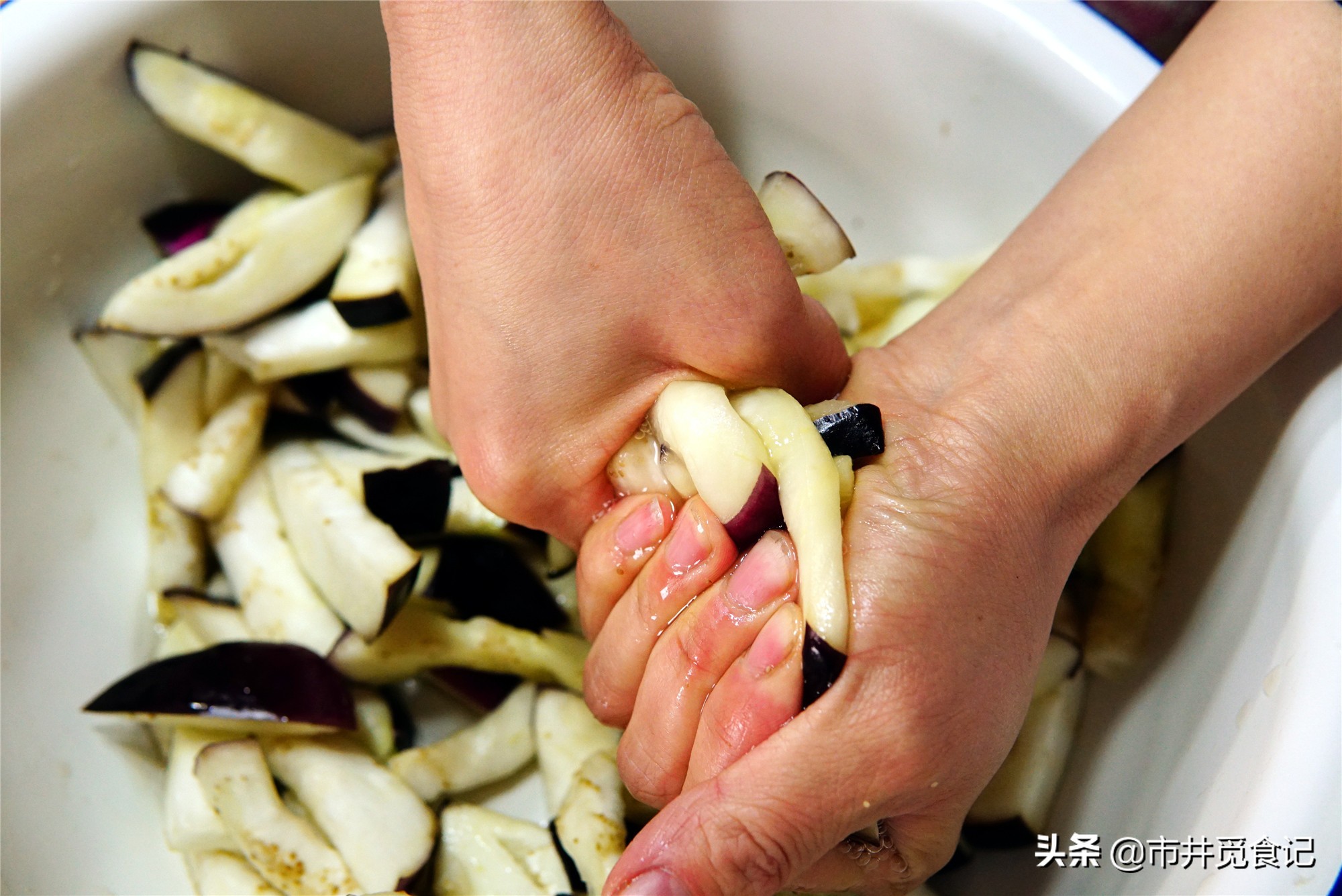 炒茄子不要直接过油软嫩入味,做茄子可以用生粉吗