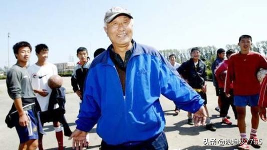 中国足球三大留洋运动员,新疆三大青训