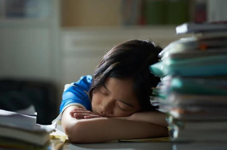 孩子不爱自主思考怎么回事,孩子懒不愿意思考问题怎么办