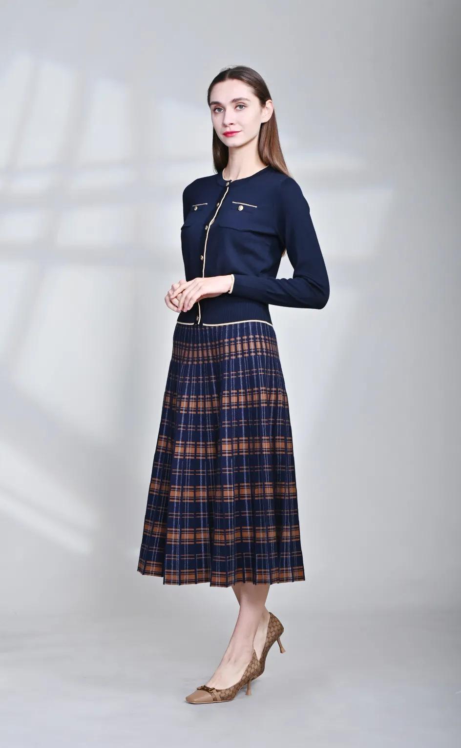 露凝寒意浓添衣多珍重