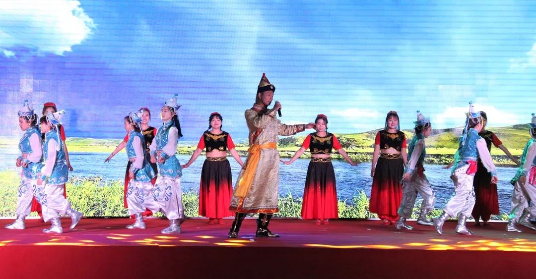 大唐阜新煤制天然气“奋进新时代砥砺再出发”——公司携手新邱区、工程公司举办迎国庆文艺汇演