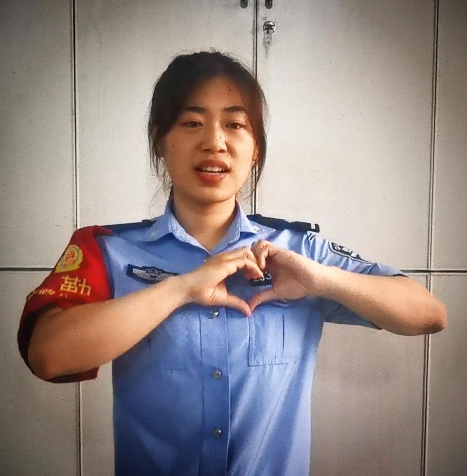 母亲节公安民警致敬感谢的话,当警察遇上母亲节他们有话说