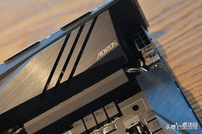 mini-ITX主板该怎么做成旗舰？来看看技嘉Z490IAORUSULTRA