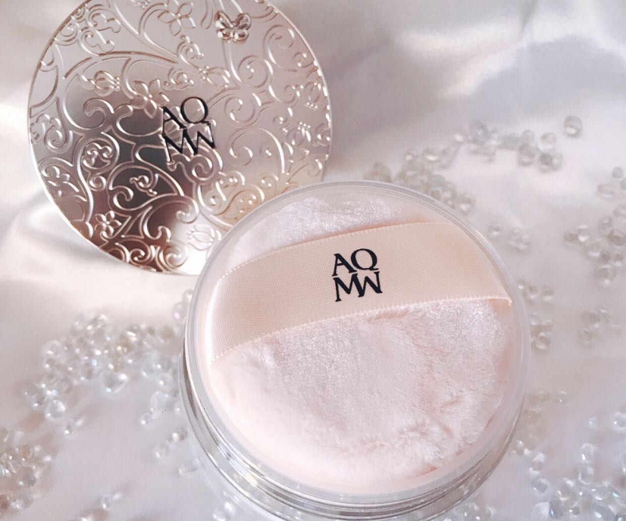 夏季粉饼和散粉哪个定妆好,夏季用什么散粉定妆好