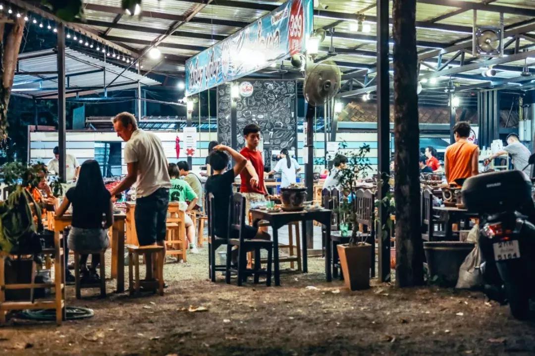 在清迈逛夜市感受泰国人慢生活,去清迈享受放下脚步的慢生活