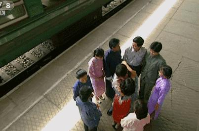 拍个吻戏搞这么多辣眼睛的花招,求求了,放过观众吧