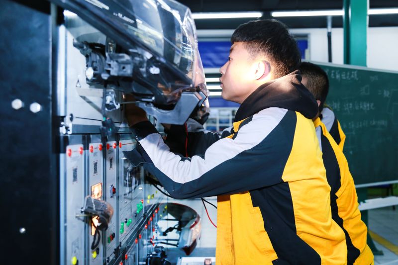 来万通学技术你能得到什么,万通学什么技术好