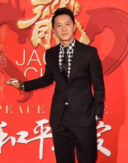 成龙收藏的紫檀,成龙的小叶紫檀值多少钱