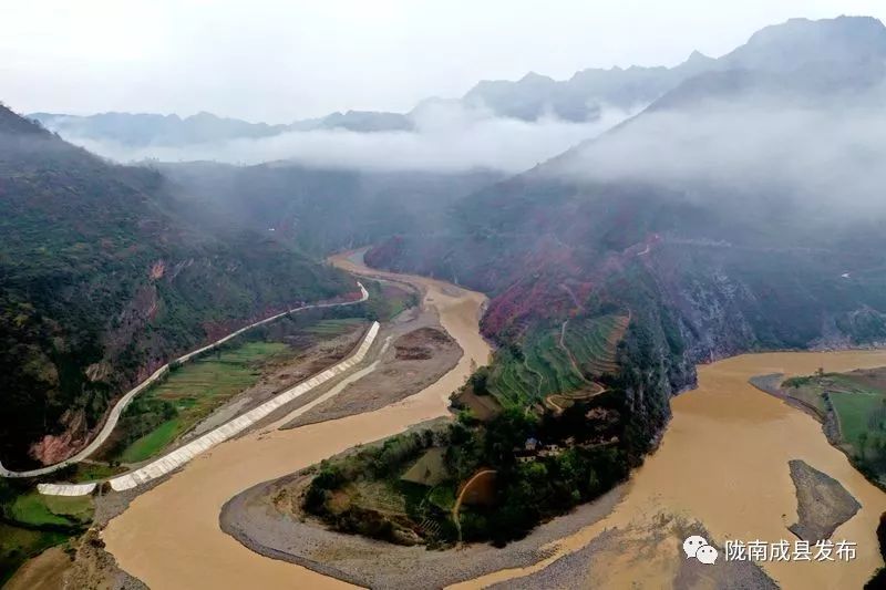 我叫成县，这是我2019年的自拍照~