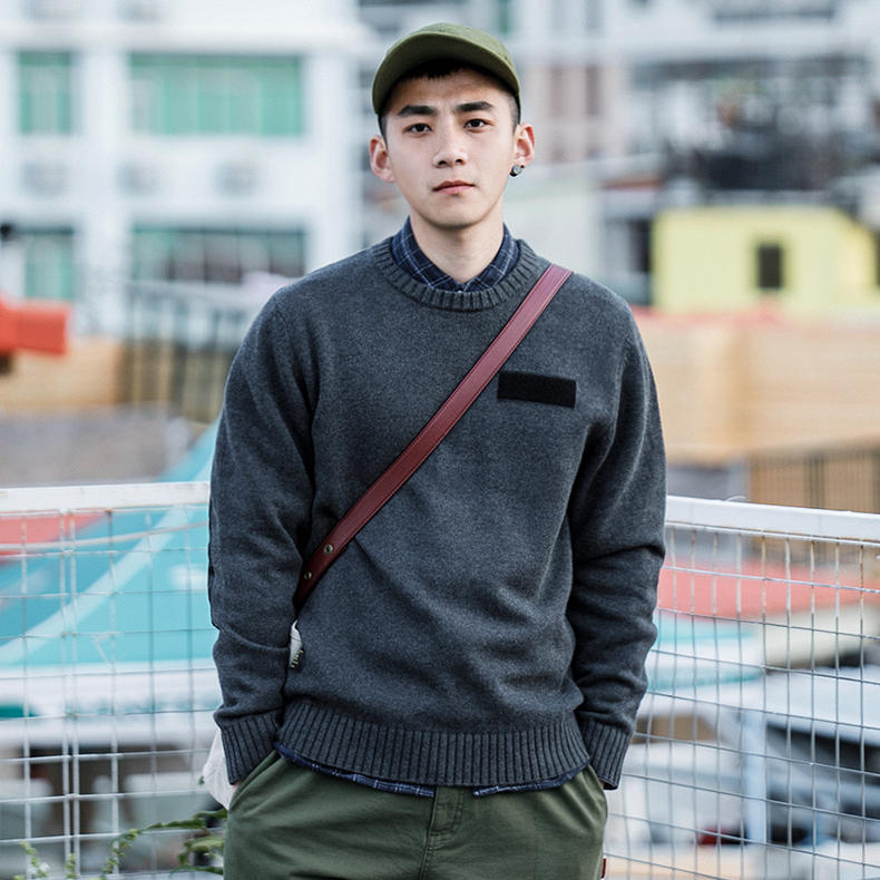 男生怎么装饰打扮显得成熟,男生斜挎包高级感