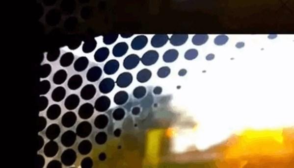 挡风玻璃小黑点老司机恍然大悟,前挡风玻璃边缘小黑点能不能贴膜