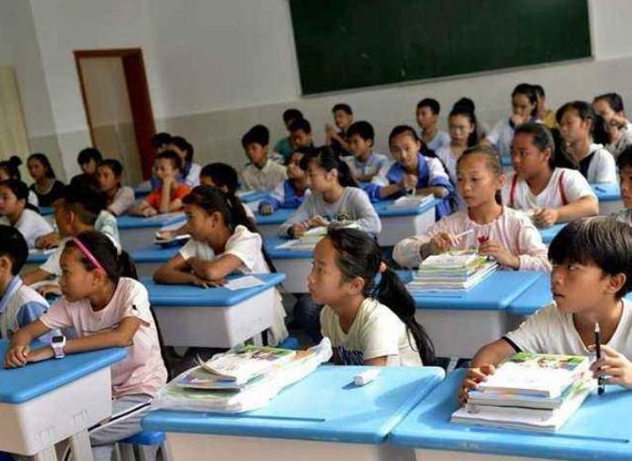 在普通班做鸡头重点班做凤尾,去普通班当鸡头好还是重点好