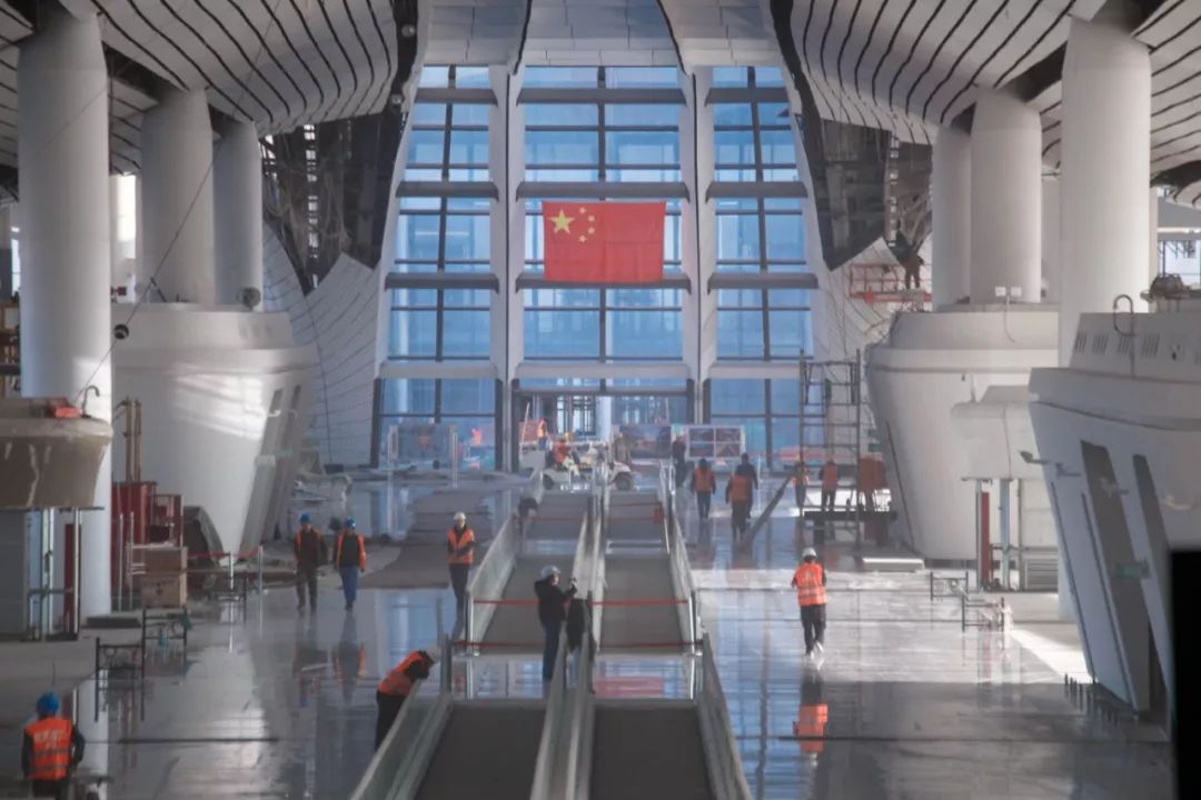 坐飞机都要交什么钱,坐飞机保障钱有必要交吗