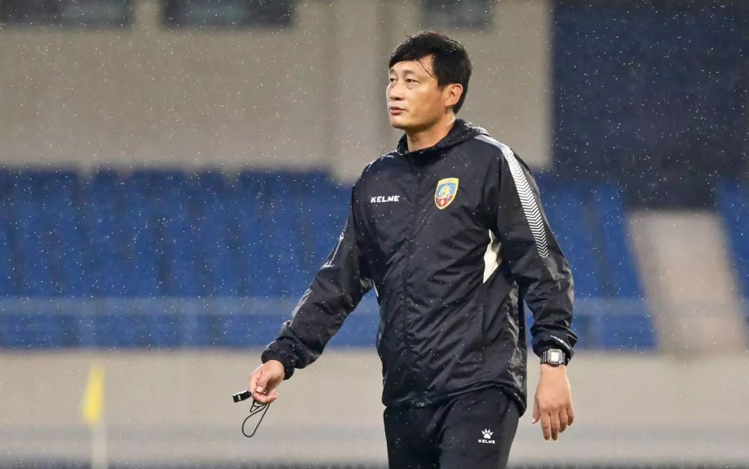 他是江苏籍球员唯一拿过中超冠军的,现在他也是一名成功的教练