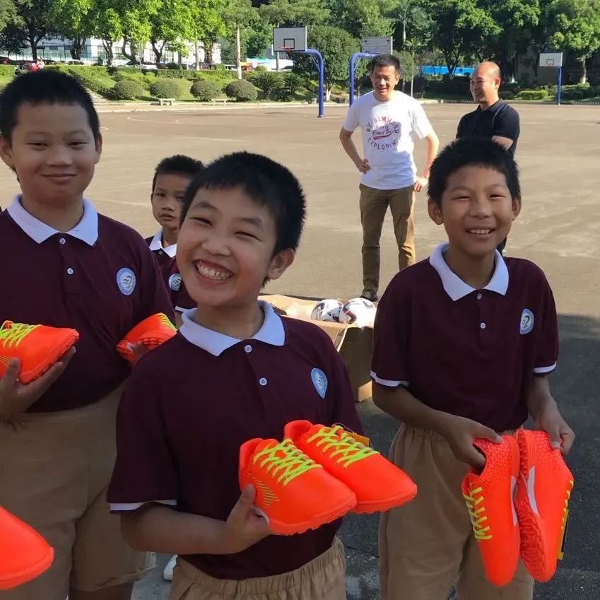 重磅｜慈善，是每个人都做一点点，“一双足球鞋”公益活动上线