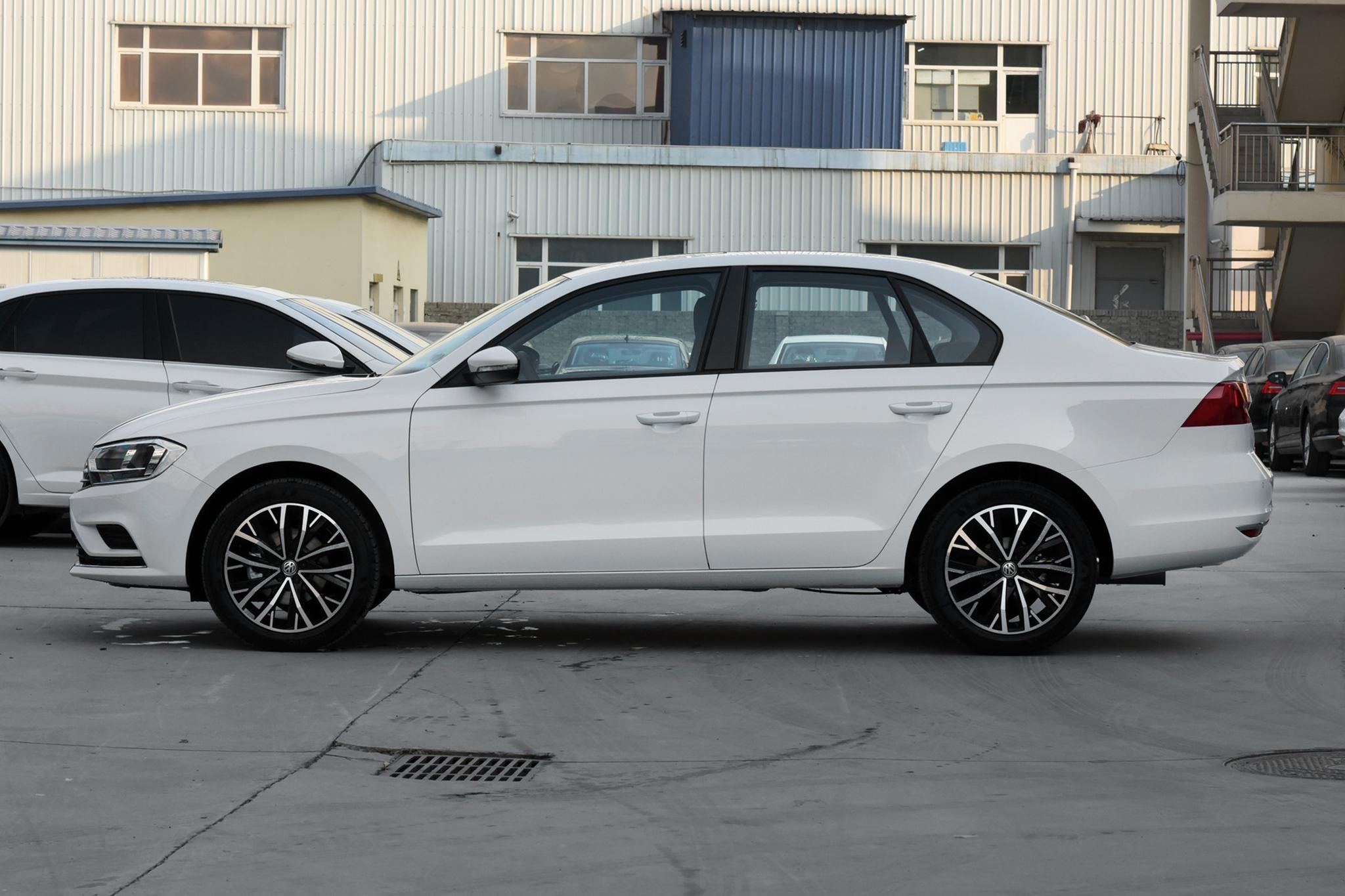 今年买什么车认准这三款准没错,买这4款车动力足油耗低耐开