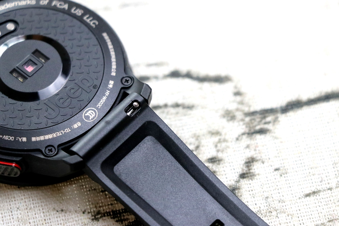 可以独立插卡登录微信的jeep手表,jeep可以插卡的手表哪个比较好