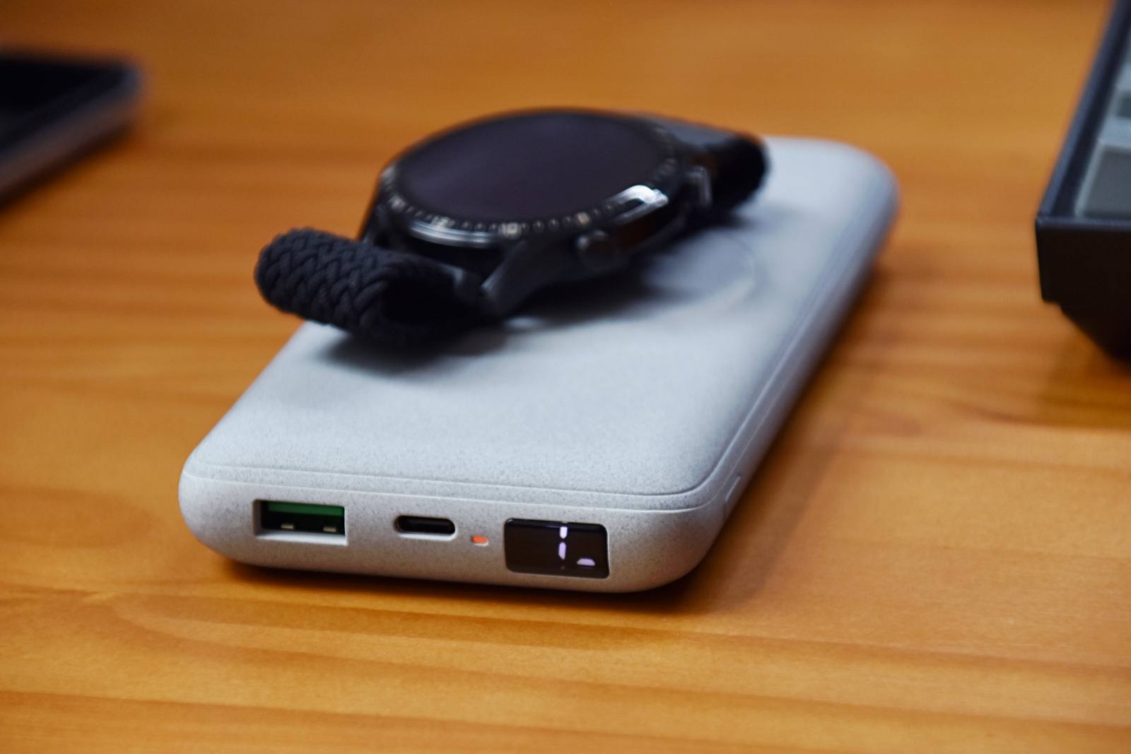 无线便携充电宝超级快充,南卡磁吸无线快充充电宝