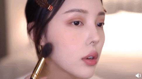 妆后没有想象中好看？想要提升化妆技巧，离不开这些工具