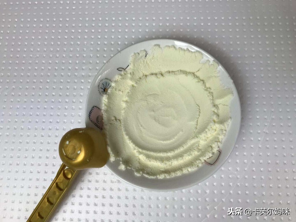 伊利金领冠珍护2段奶粉测评，你会为宝宝选择国产奶粉吗？