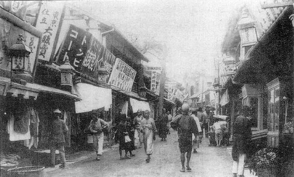 日本恶魔夫妇：妻子自杀为丈夫送行，丈夫下令*杀屠**我国三千村民