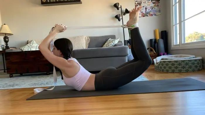 瑜伽减手臂拜拜肉最有效的动作,瑜伽中哪个体式可以改善内脏下垂