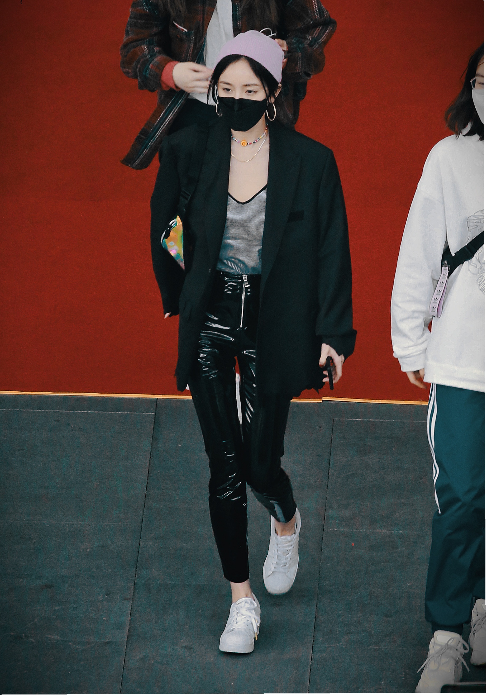 大幂幂穿搭技巧,大幂幂西装皮裤