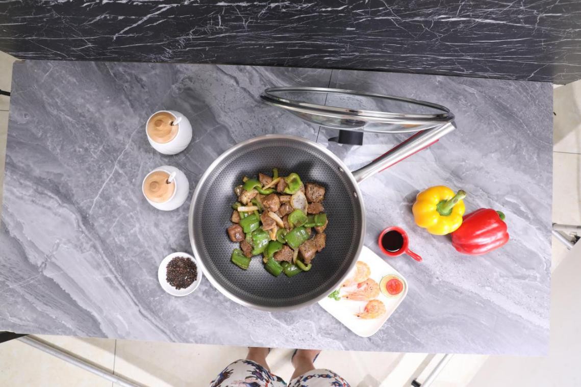 康巴赫蜂窝不粘锅匠心独运，以优良品质促进锅具产业升级