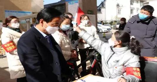 抗疫勇担当党员作表率,抗疫中的党员先锋模范