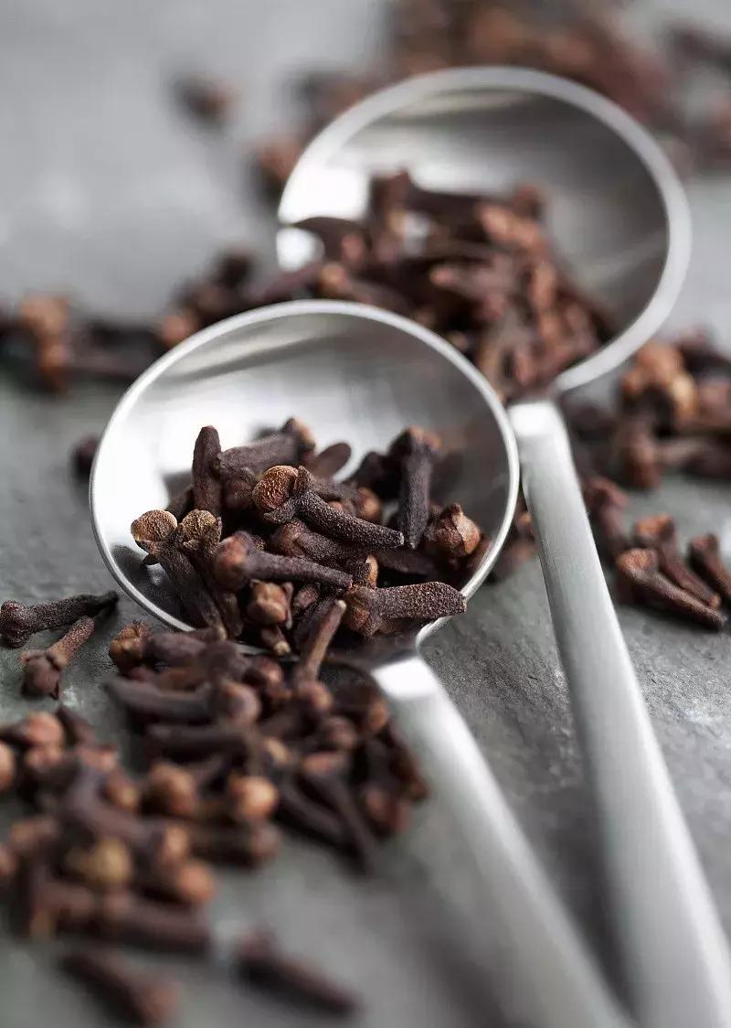 治胃病胃溃疡最佳偏方,十二指肠球部溃疡常于春季复发